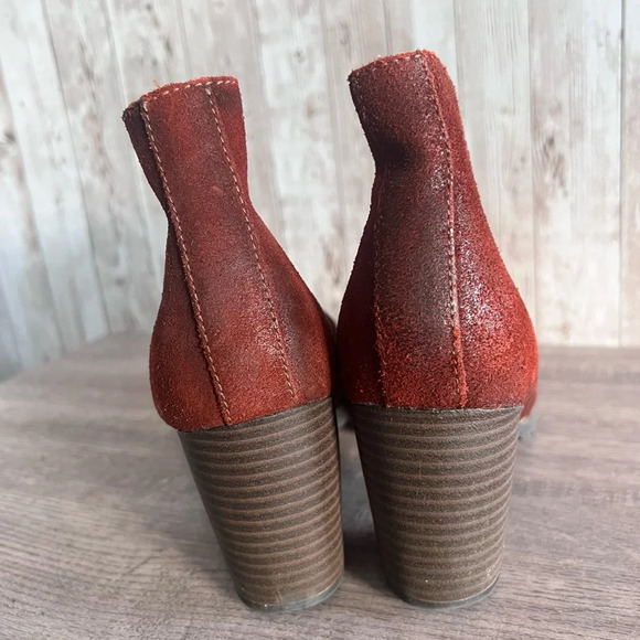Clarks Rust Red Suede Ankle Boots Size 8 - Picture 5 of 7